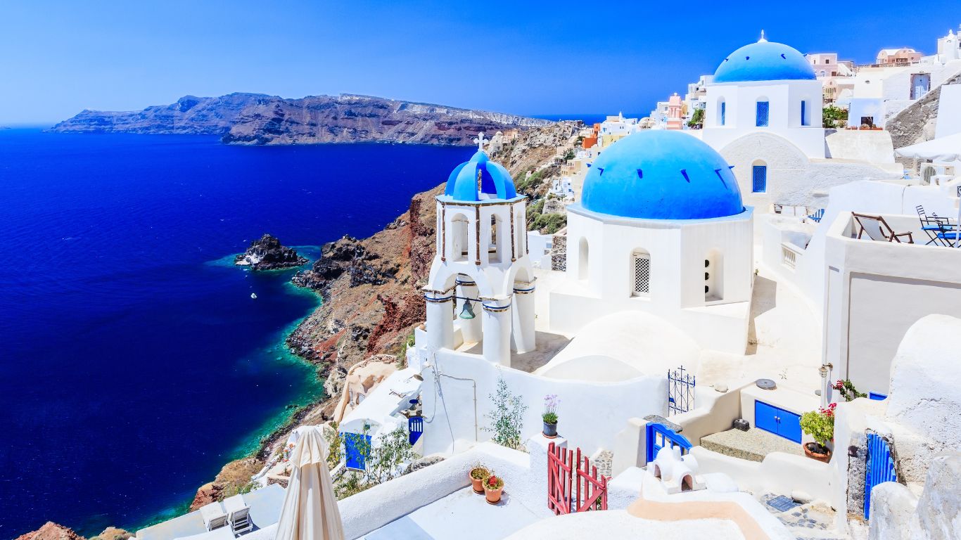 Top 10 Once-in-a-Lifetime Destinations to Add to Your Bucket List